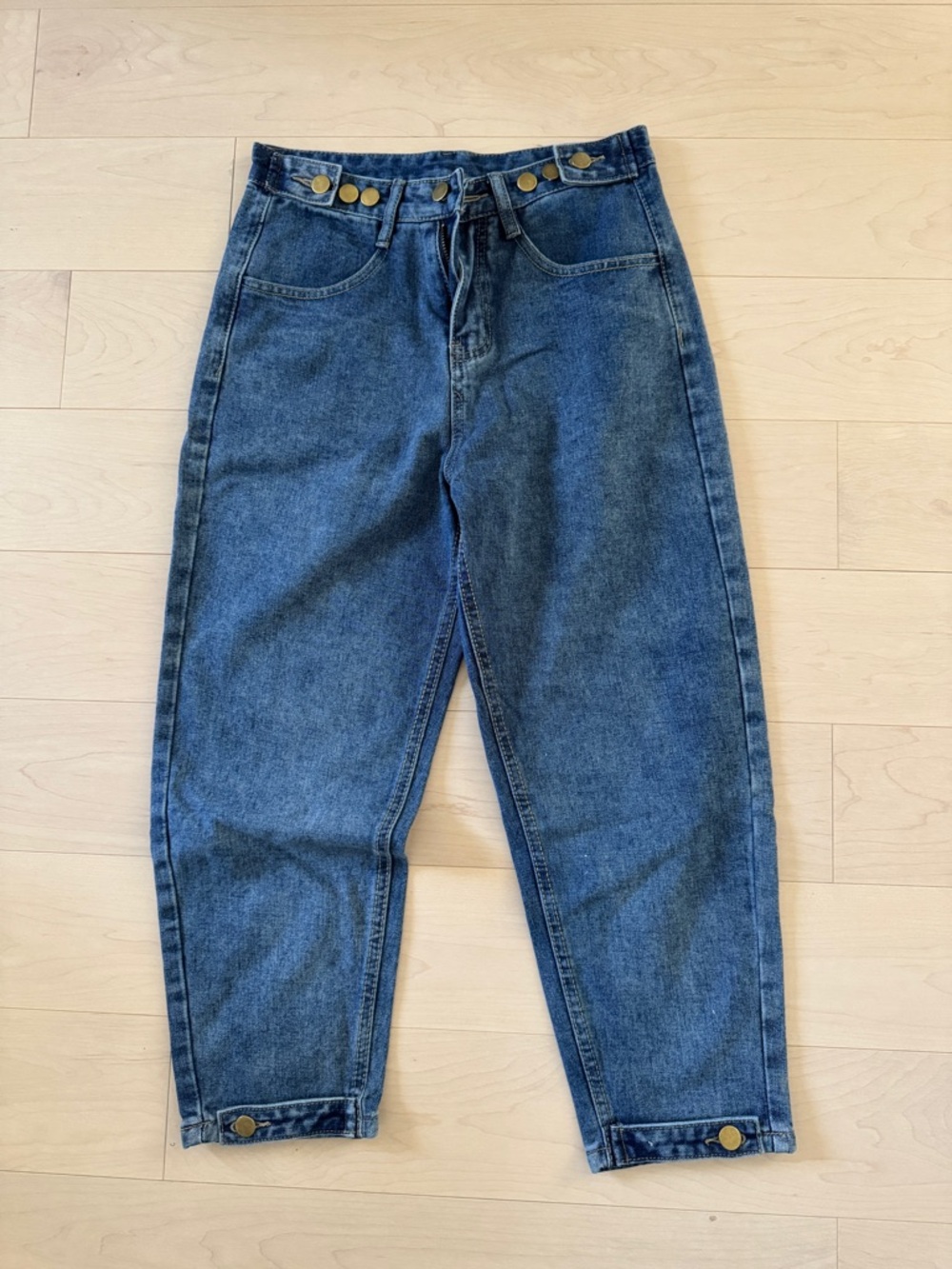 Classic women's Blue Denim Jeans - Straight Fit